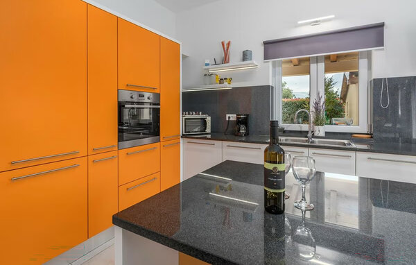 Holiday Home - Tinjan-Milohanici , Croatia - CIS429 402