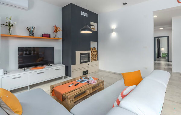 Holiday Home - Tinjan-Milohanici , Croatia - CIS429 301