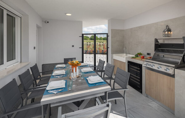 Holiday Home - Kanfanar-Barat , Croatia - CIS476 101