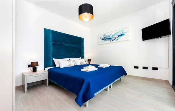 Holiday Home - Rovinj , Croatia - CIV846 601