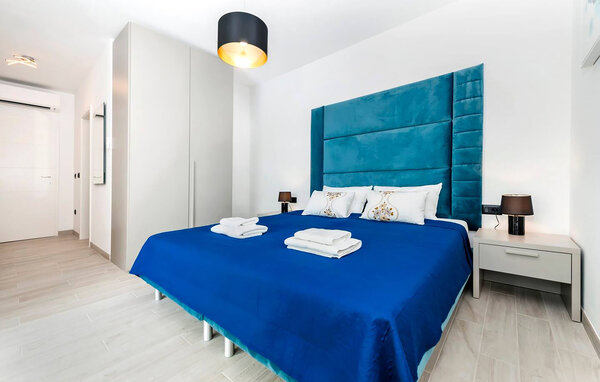 Holiday Home - Rovinj , Croatia - CIV846 602