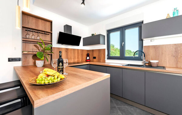 Holiday Home - Rovinj , Croatia - CIV846 402