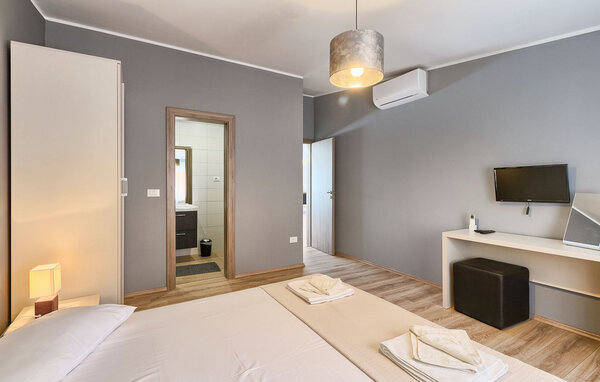 Holiday Home - Rovinjsko selo , Croatia - CIV865 612