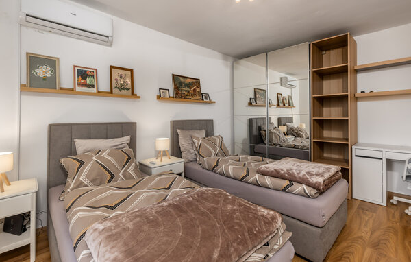 Semesterhus - Crikvenica-Grizane , Kroatien - CKA570 602