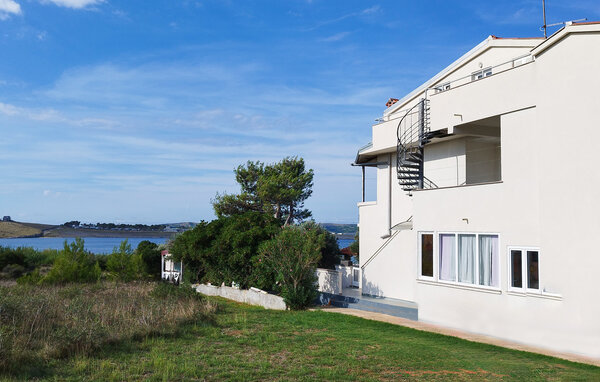 Geniet van een ontspannen vakantie in een appartement dicht bij het strand met een prachtig uitzicht op zee vanaf het balkon.

Verheug je op je tijd met z'n tweeën in een accommodatie die rust, nabij..