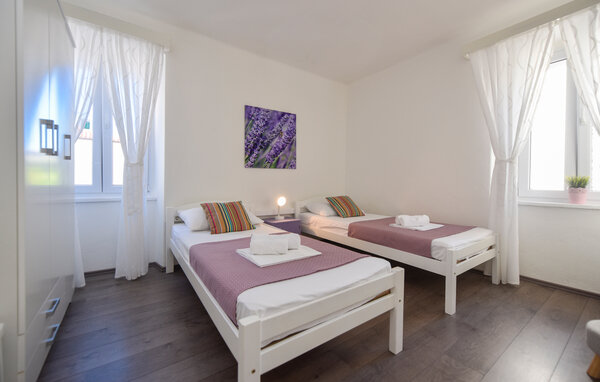 Kuća-za-odmor - Kralja Tomislava , Hrvatska - CKP653 603
