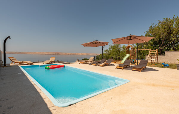 Verbringen Sie eine entspannte Auszeit in dieser bezaubernden Ferienwohnung mit Meerblick in Strandnähe.

Nur einen kurzen Spaziergang vom Strand entfernt lädt Sie diese liebevoll eingerichtete Feri..