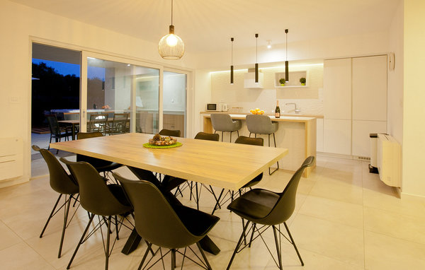 Dom Villa North
