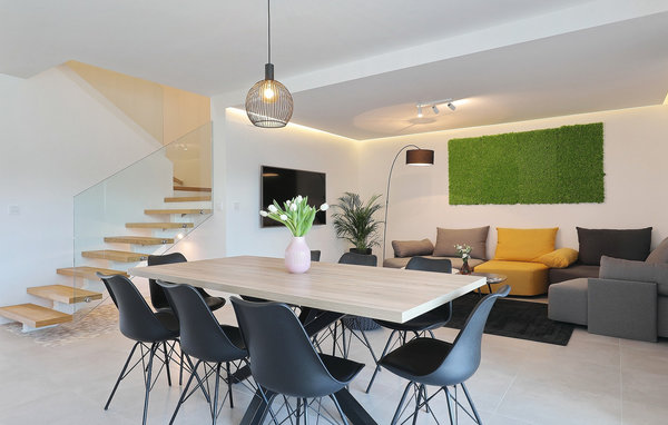 Dom Villa North