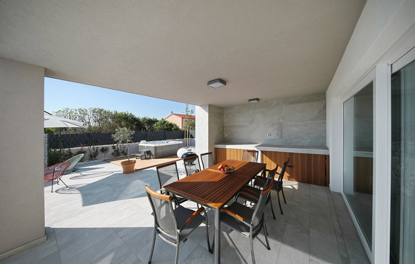 Dom Villa North