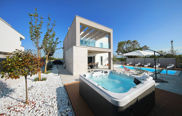 Dom Villa North