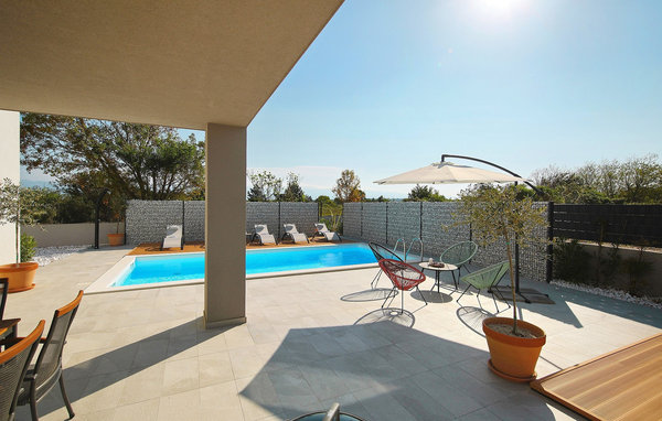 Dom Villa North