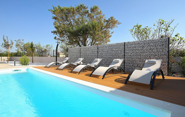 Dom Villa North
