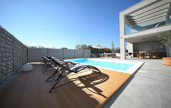 Dom Villa North