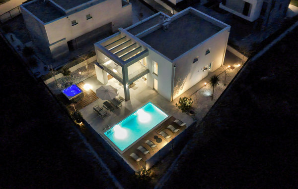 Dom Villa North