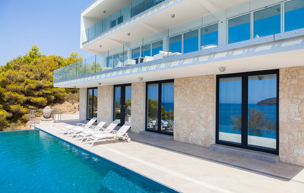 Vacation home Villa Style and Sea