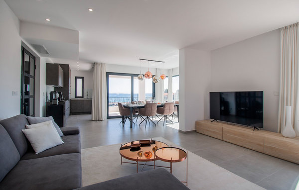 Ferienwohnung BEAUTIFUL APARTMENT WITH POOL