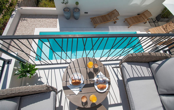 Ferienwohnung BEAUTIFUL APARTMENT WITH POOL