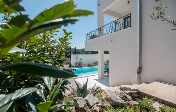 Ferienwohnung BEAUTIFUL APARTMENT WITH POOL