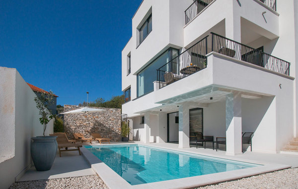 Ferienwohnung BEAUTIFUL APARTMENT WITH POOL