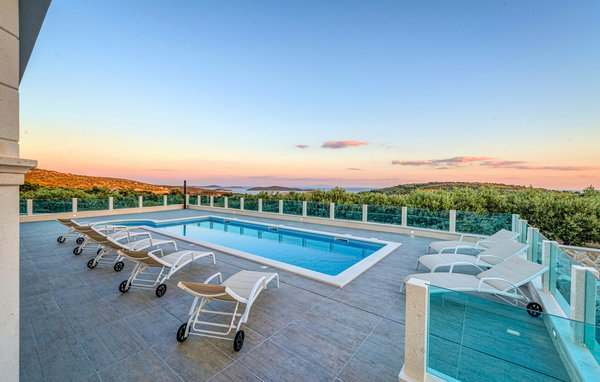 Vacation home Villa Ivelja