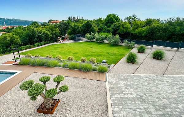 Dům Villa Carbon Residence
