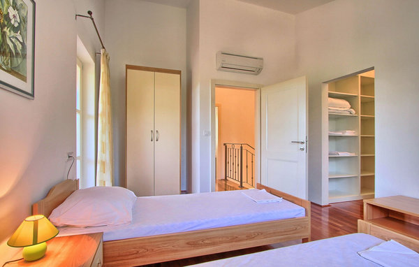 Vakantiehuis - Pula-Marcana , Kroatië - CLI256 605