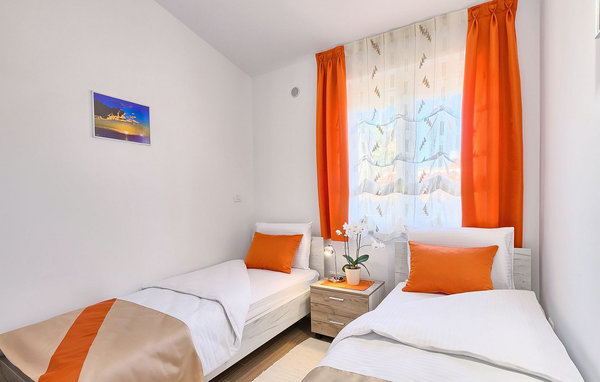 Vakantiehuis - Pula , Kroatië - CLI453 604