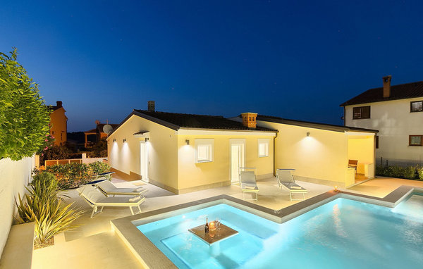 Vakantiehuis - Pula , Kroatië - CLI453 31