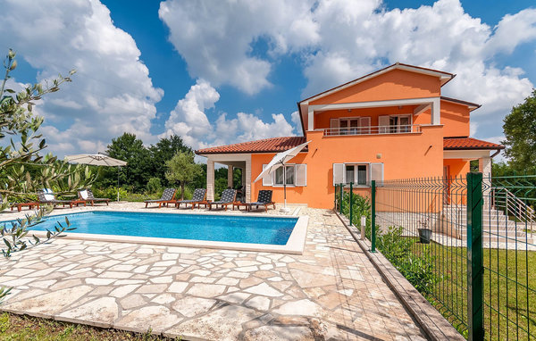 Dům Villa Topid