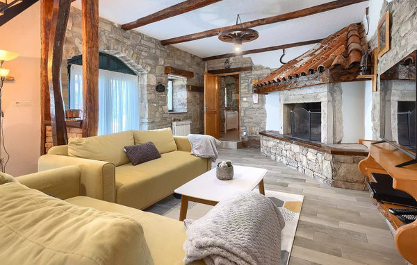 Dům Villa Mikales