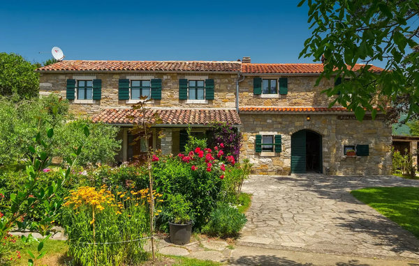 Dům Villa Mikales