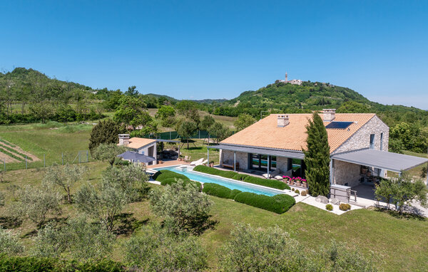 Casa de vacaciones Villa Poimon