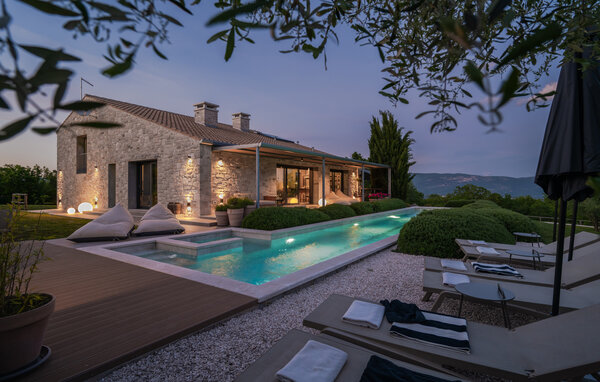 Casa de vacaciones Villa Poimon