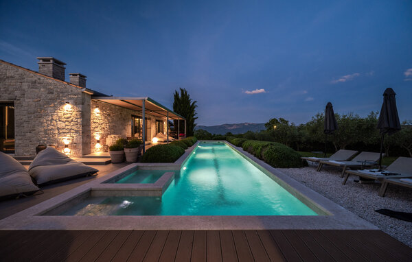 Casa de vacaciones Villa Poimon