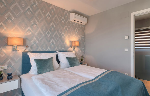 Semesterhus - Malinska , Kroatien - CLK141 605