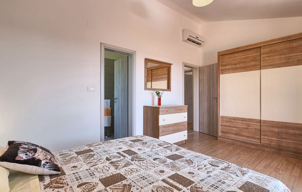 Holiday Home - Tinjan , Croatia - CLS011 604