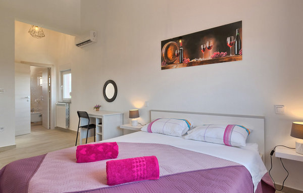 Feriehus - Pula , Kroatia - CLS048 609