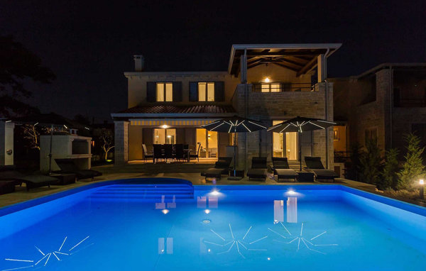 Dom Villa Laura An
