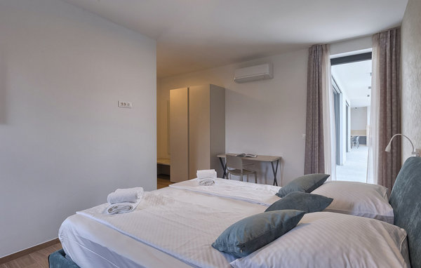 Ferienhaus - Tinjan , Kroatien - CLS204 602