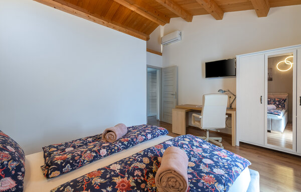 Feriehus - Krnica , Kroatia - CLS223 615