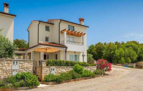 Dům Villa Camellia Trget
