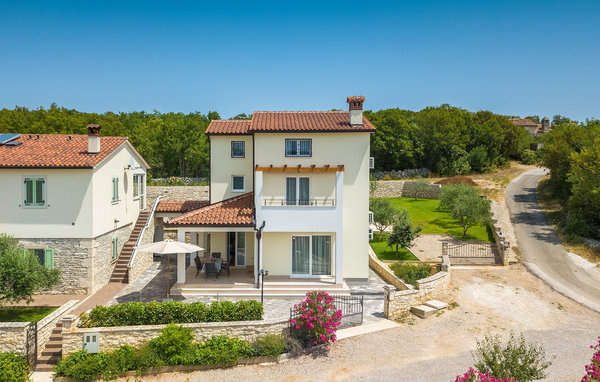 Dům Villa Camellia Trget