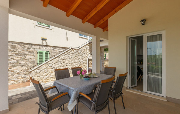 Dům Villa Camellia Trget