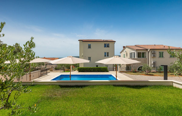 Dům Villa Camellia Trget