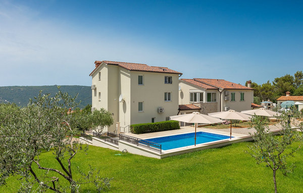 Dům Villa Camellia Trget