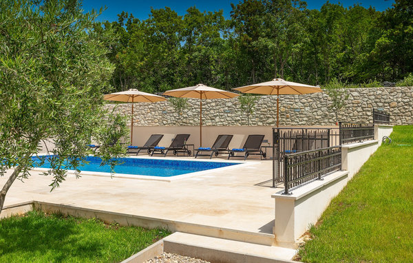 Dům Villa Camellia Trget