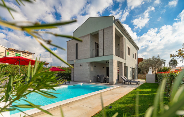 Holiday Home - Fazana , Croatia - CLS562 1