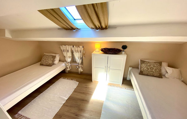 Vacation home Villa Paradiz