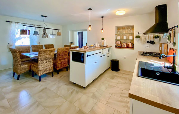 Vacation home Villa Paradiz